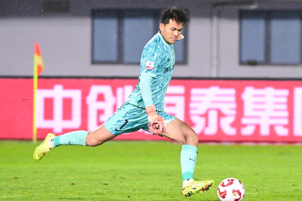 赛事直播-没拿到最佳，李昊一句话显大将之风，王钰栋却把自己推上风口浪尖