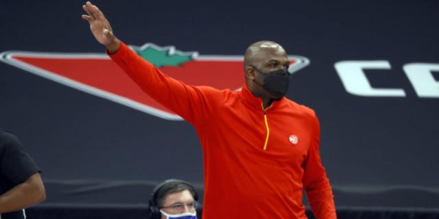 赛事直播-老鹰开启漫长休赛期 转正麦克米兰是第一要务